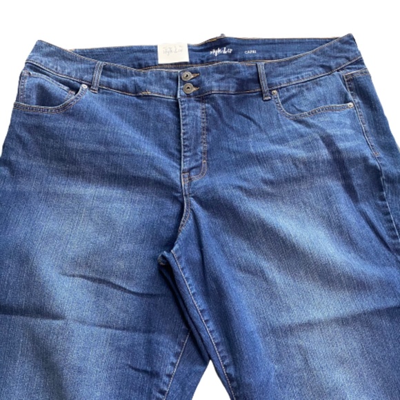 NWT Style & Co Plus Cuffed Capri Jeans - Picture 2 of 4